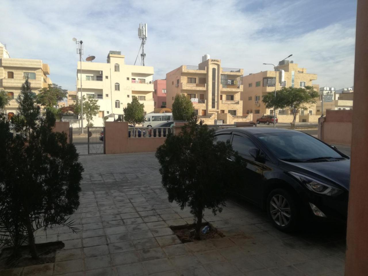 Al-Yasser Aparthotel Aqaba Esterno foto